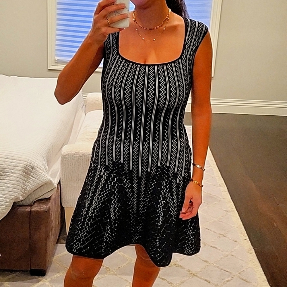 WOMEN'S BRAND NEW RVN STRETCHY SPANDEX JACQUARD SQUARE NECK FLARE DRESS SIZE XS